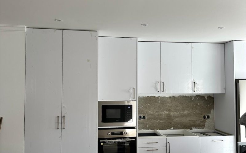 Móveis de cozinha instalados em obra